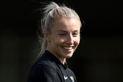 Leah Williamson returns with Laura Coombs included as Sarina Wiegman names England squad for Arnold Clark Cup