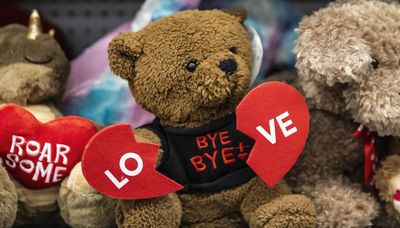Walmart ‘breakup’ teddy bear rips apart a heart and sings NSYNC’s ‘Bye Bye Bye’
