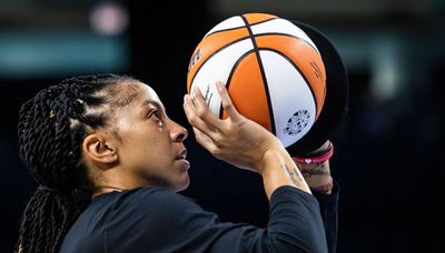 Former Sky star Candace Parker introduced by Las Vegas Aces