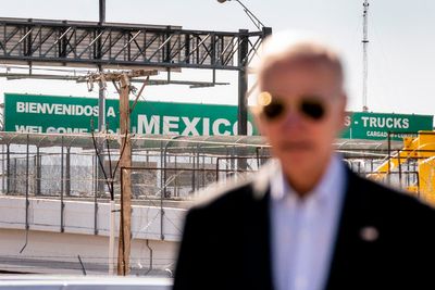 Migrant crossings at US border drop to lowest level in two years