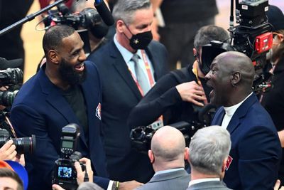 As 'King' James makes history, Jordan-LeBron debate revived