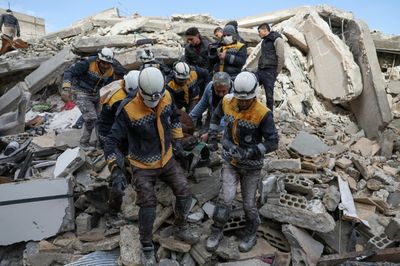 Syria's White Helmets rescuers urge international quake help