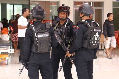 Indonesian security forces search for NZ pilot taken hostage