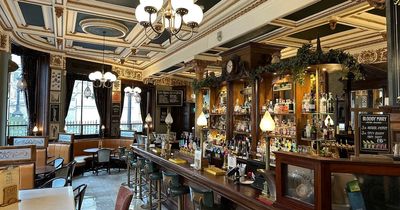 Travel Writer sparks debate after asking locals to name Edinburgh's 'signature pub'