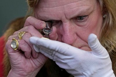 UK holds ceremony replete with tradition to consider coins