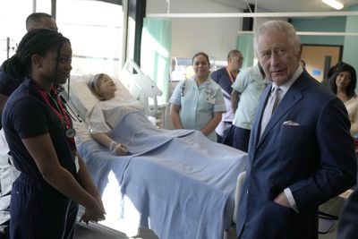 The King tours pioneering hospital training wards on university visit