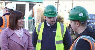 Bridget Phillipson MP meets Sunderland apprentices at Houghton-le-Spring housing development