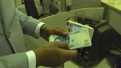 Nigerian court suspends deadline to switch to new currency amid chaos