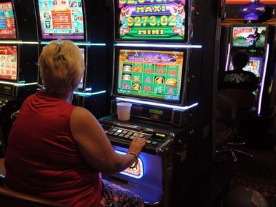 ClubsNSW appoints acting boss amid pokies stoush