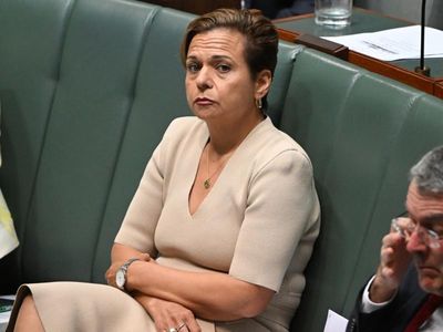 Calls for minister's sacking over Sportsbet donations