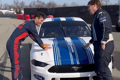 Ricciardo drives Supercars Mustang in Ford base visit