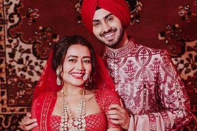 Valentine's Day: Rohanpreet Gifts Neha Kakkar Romantic Song 'Gham Khushiyan'