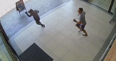 Springbok legend Jean de Villiers caught on camera chasing down thief while shopping