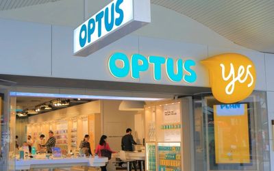 Ombudsman hears from 17,900 Australians as Optus hack sparks complaints