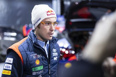 Neuville relying on team-mates for Sweden set-up after illness