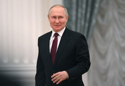 Putin waves a sarcastic goodbye to foreign business departing Russia