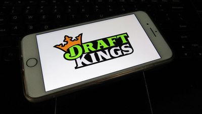 Stock Market Hits Brick Wall; DraftKings Makes Leaders List