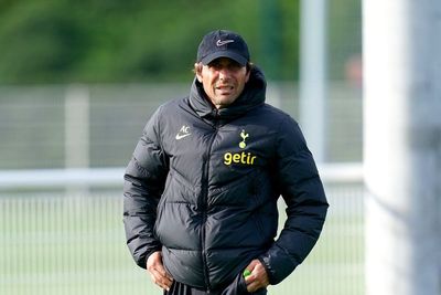 Tottenham boss Antonio Conte returns to work after gallbladder surgery