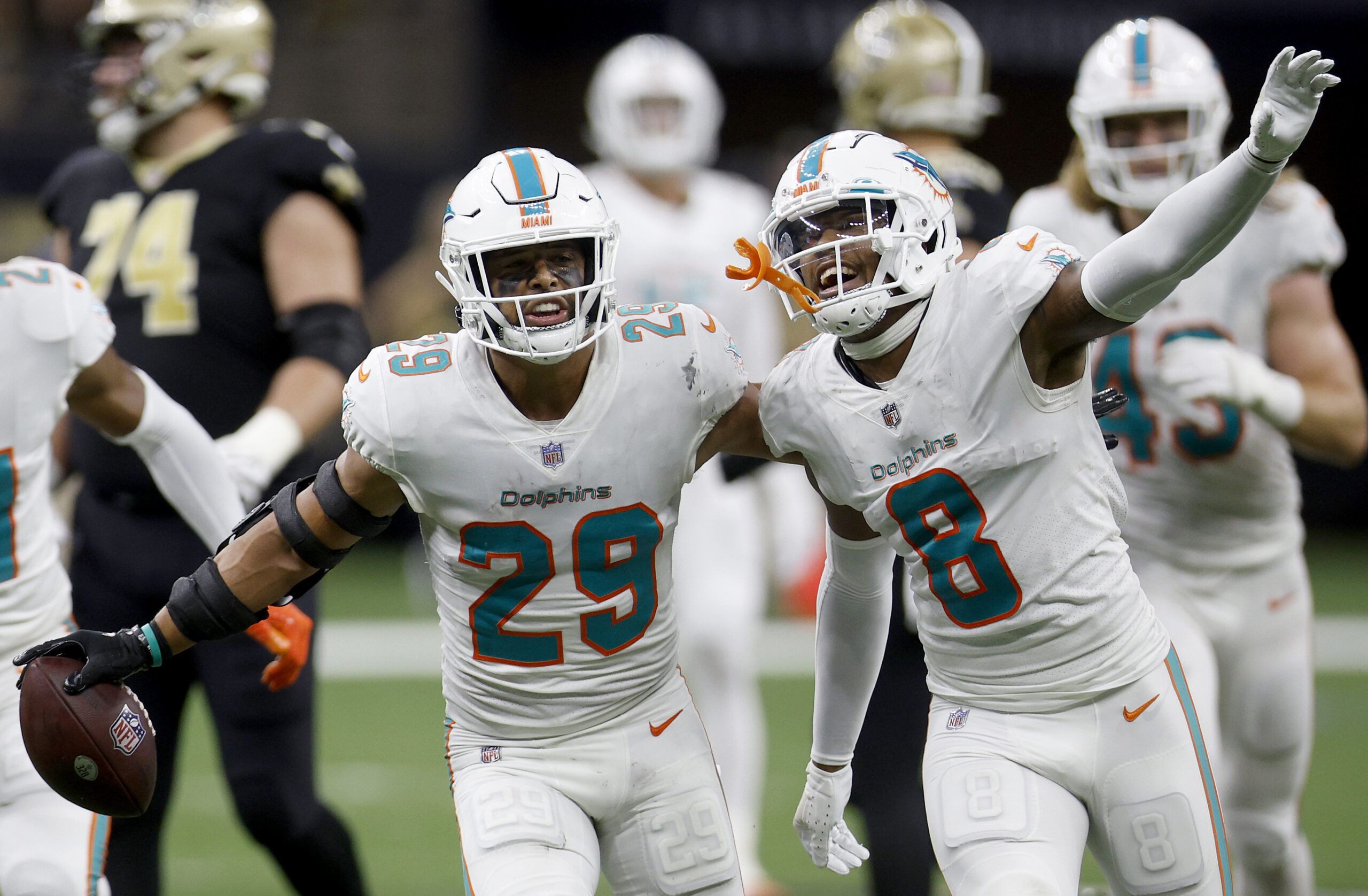 Dolphins elevate S Verone McKinley, WR Braylon Sanders for Week 8