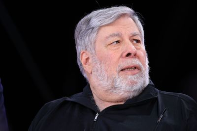 Apple co-founder 'Woz' hits out at 'dishonest' Elon Musk for misleading Tesla buyers