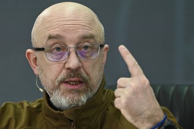 Ukraine's defence minister declares 'zelo tolerance' on corruption