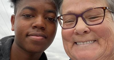 Strangers form an unlikely friendship after grandmother loses her wallet in supermarket