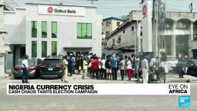 Nigeria's cash shortage crisis taints election campaign