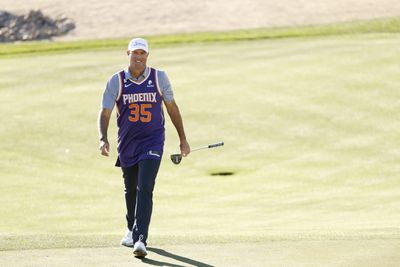 Stewart Cink played No. 16 at the Phoenix Open with a Kevin Durant Suns’ jersey and fans loved it