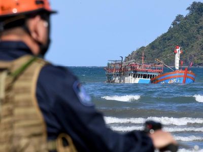 Minister overhauls visa laws for family applications