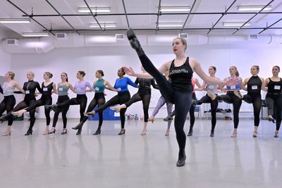 Dance like a Rockette: College students take unique class