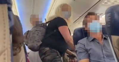 Mum and daughter chucked off plane for ‘yelling at passengers to give up seats’