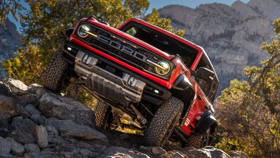 Ford Will Teach Bronco Raptor Owners How To Drive Off-Road