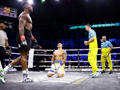 Anthony Joshua: ‘Oleksandr Usyk was praying in his corner – that’s how much he wanted it’