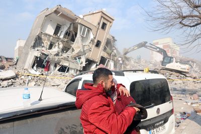 Rare rescues give hope amid rising quake toll in Turkey, Syria