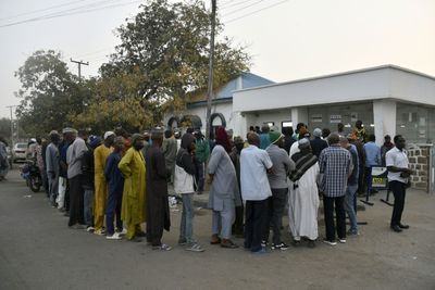 Uncertainty in Nigeria as cash, fuel shortages bite ahead of vote