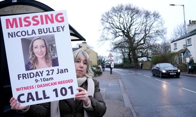 Nicola Bulley: friends hold roadside appeal 14 days after disappearance
