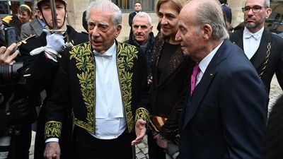 Macron dinner for Vargas Llosa and controversial Spanish former king