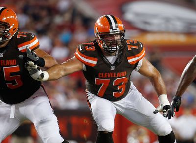 WATCH: Offensive line experts flood social media with clips of Joe Thomas’ dominance