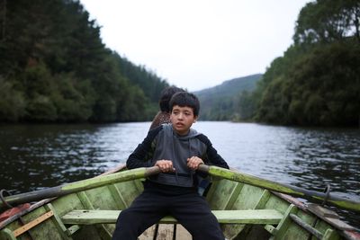 A boy and his boat help Chile firefighters combat blazes