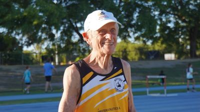 Perth man David Carr rewriting the running record books at age 90
