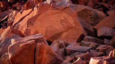 Burrup's World Heritage nomination 'inconsistent' with heavy industry, Carmen Lawrence says