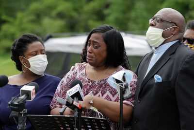 Lawsuit over man fatally shot by Indianapolis police settled