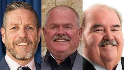 Three ousted South Australian mayors identified as costs set to mount for small councils