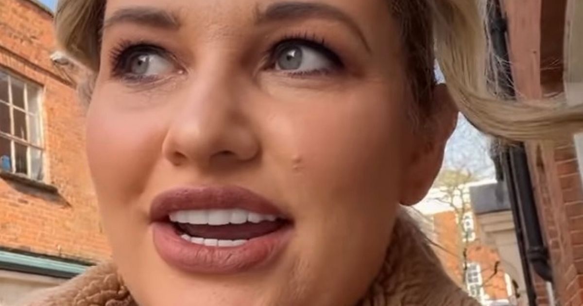 Pregnant Amy Hart slams nasty trolls for telling her…