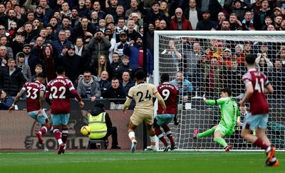 Troubled Chelsea held by West Ham despite Felix opener