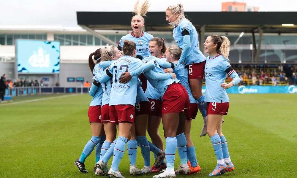 Hemp and Kelly run riot for Manchester City in WSL…