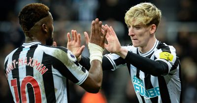Eddie Howe urged to make system change as Newcastle supporters make Gordon and Saint-Maximin call