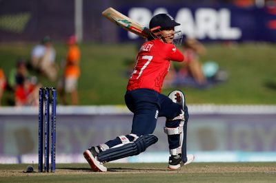 Aggressive England race to T20 World Cup win against West Indies