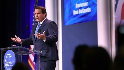 DeSantis signs bill to move out-of-state migrants to blue states