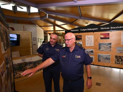 Ash Wednesday firefighting heroes honoured 40 years on